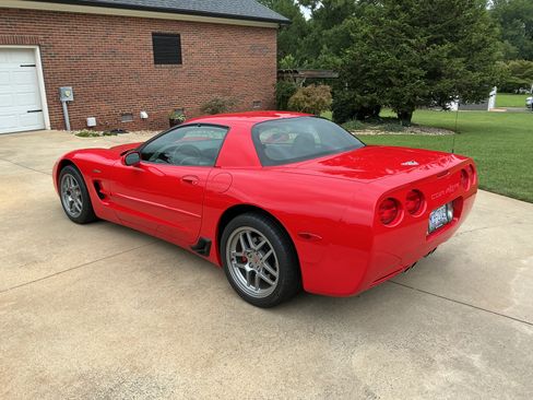 Used 2003 Chevrolet Corvette Z06 w/ Memory Package, 3 Drivers RWD image 8