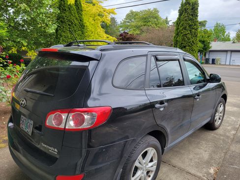 Used 2011 Hyundai Santa Fe SE image 4