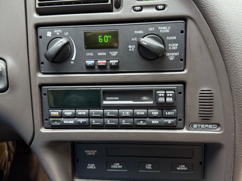 Used 1996 Ford Thunderbird LX RWD image 9