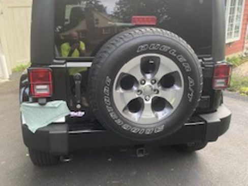 Used 2016 Jeep Wrangler Sahara w/ Dual Top Group image 13