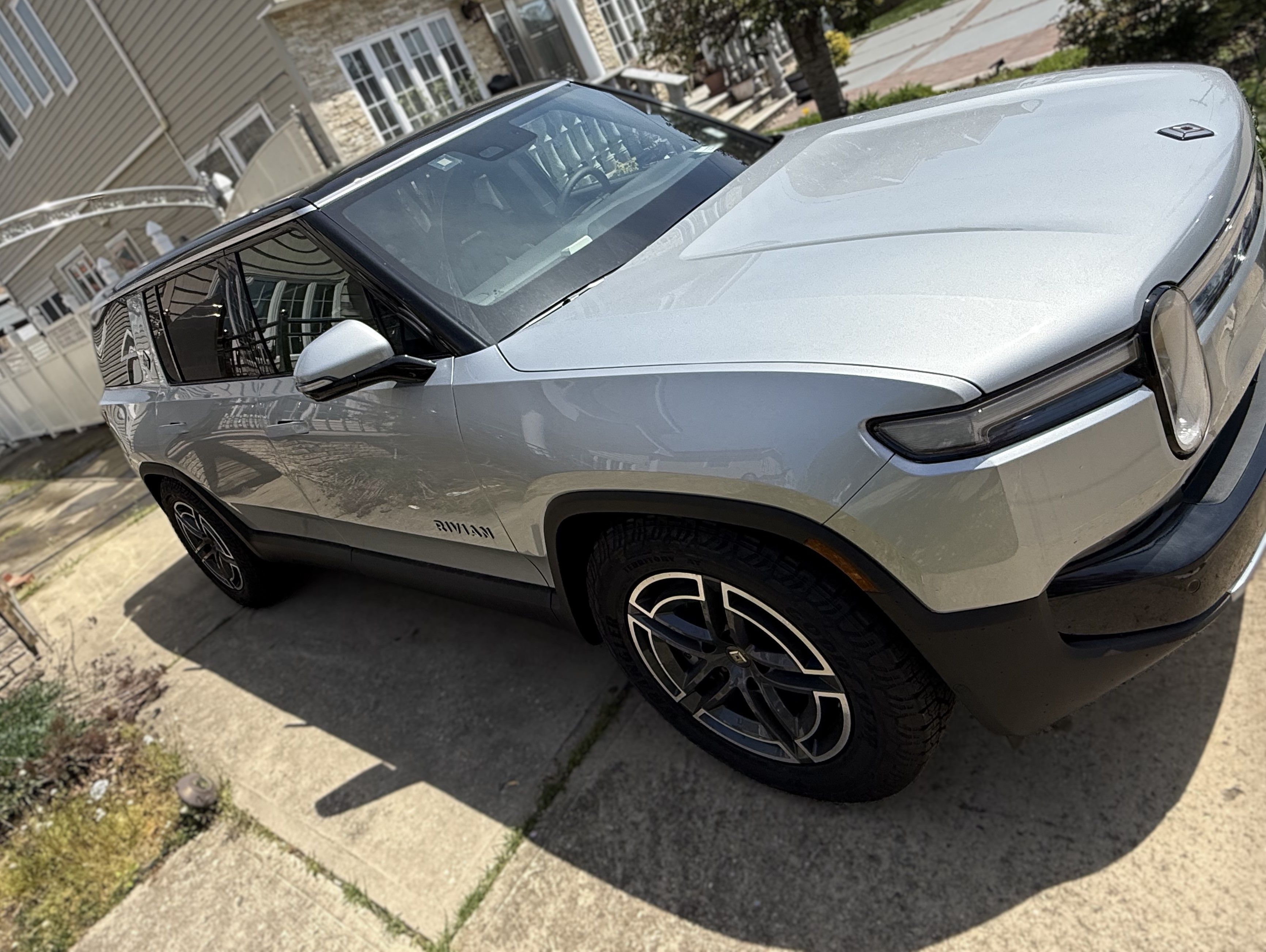 Used 2026 Rivian R1S Adventure AWD/4WD image 16