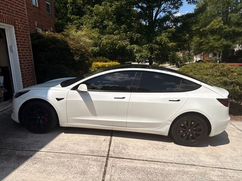 Used 2022 Tesla Model 3 image 4