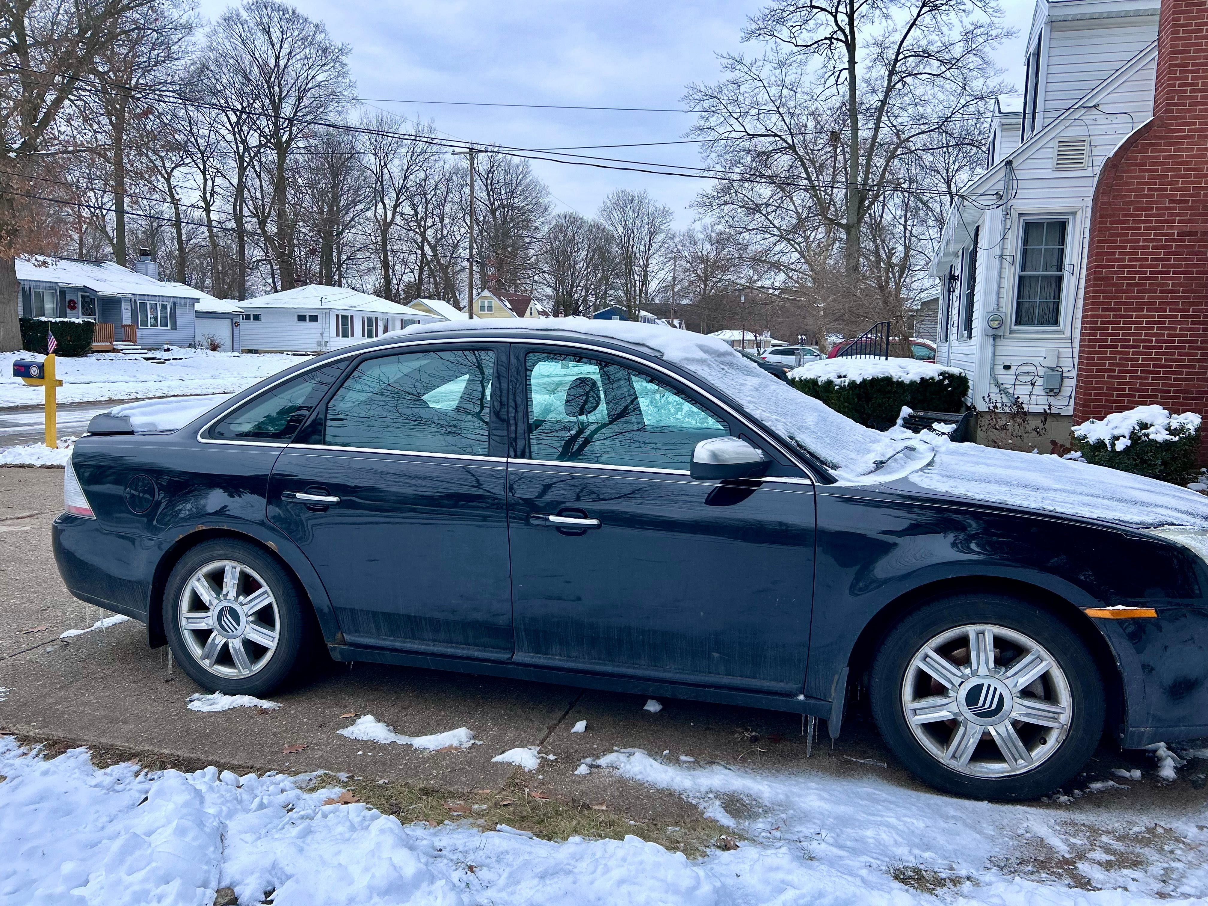 Used 2008 Mercury Sable Premier FWD image 1