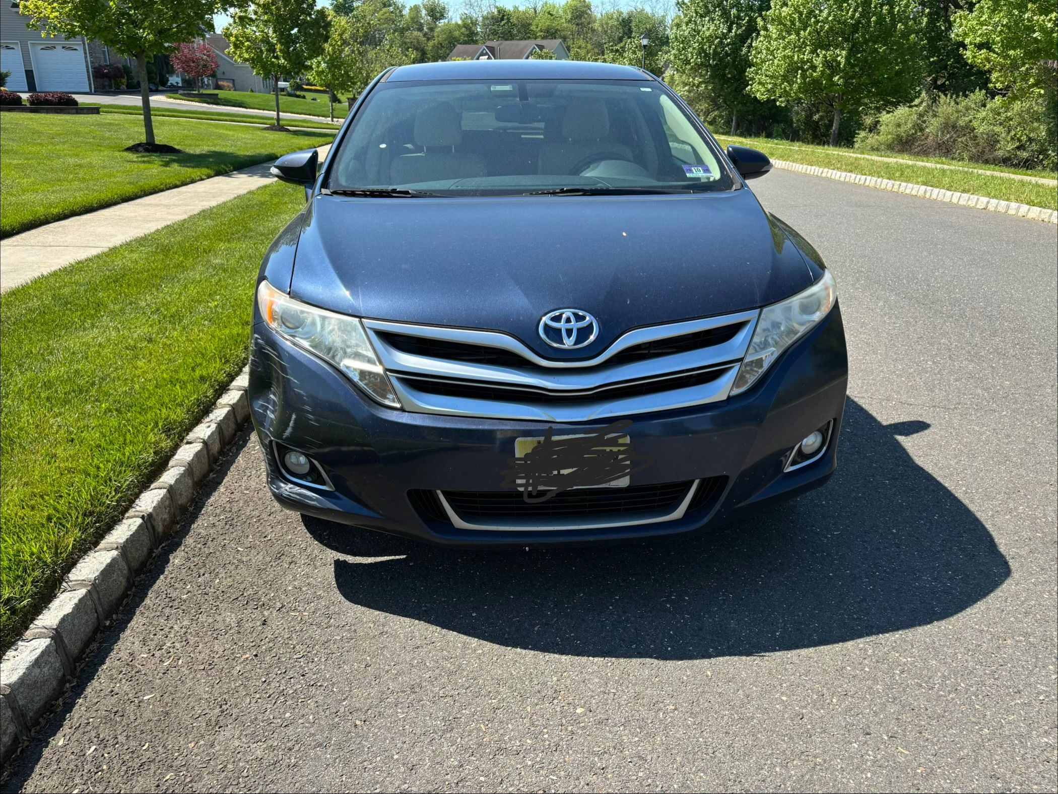 Used 2015 Toyota Venza LE AWD/4WD image 1