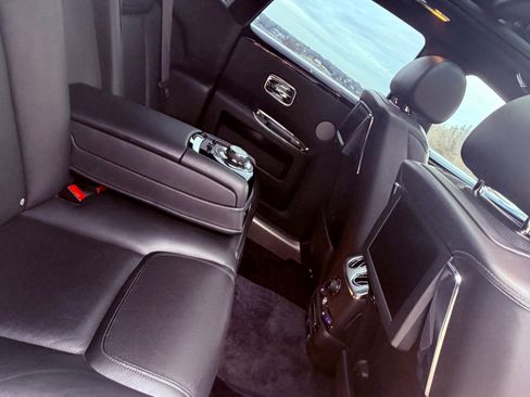 Used 2015 Rolls-Royce Ghost image 28