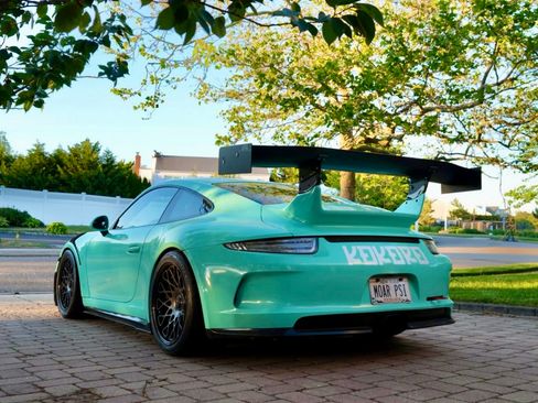 Used 2017 Porsche 911 Carrera 4 AWD/4WD image 6