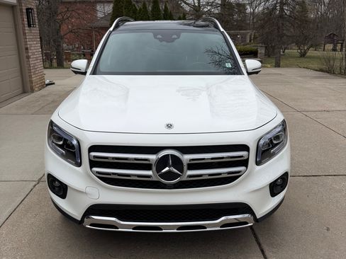 Used 2023 Mercedes-Benz GLB 250 250 4MATIC Sport Utility 4D image 1