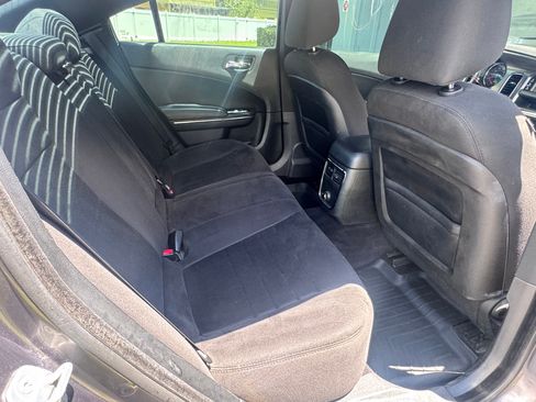Used 2014 Dodge Charger SE RWD image 11