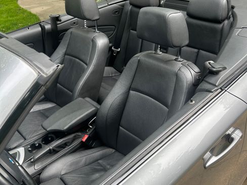 Used 2012 BMW 135i Convertible RWD image 12