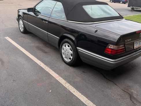 Used 1994 Mercedes-Benz E 320 Convertible image 6