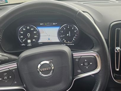 Used 2019 Volvo XC40 T5 Momentum