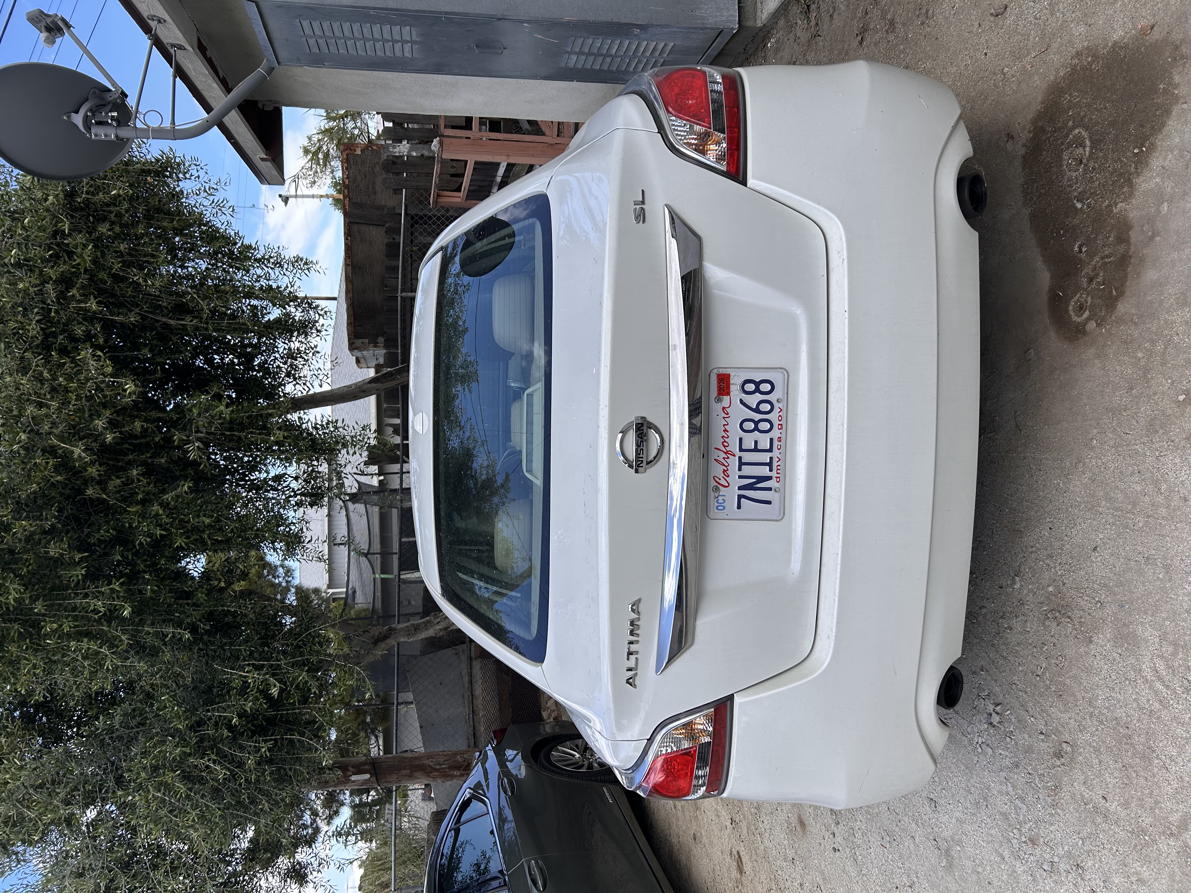 Used 2015 Nissan Altima 2.5 SL w/ Technology Package FWD image 4