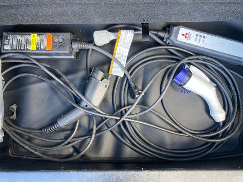 Used 2023 Mitsubishi Outlander SEL image 27