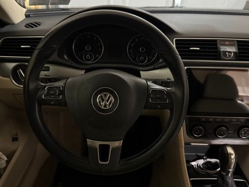Used 2014 Volkswagen Passat 1.8T Wolfsburg Edition FWD image 16