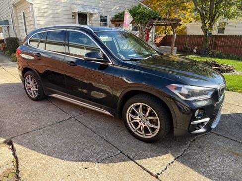 Used 2017 BMW X1 xDrive28i image 2