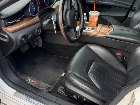 Used 2014 Maserati Quattroporte GTS image 9