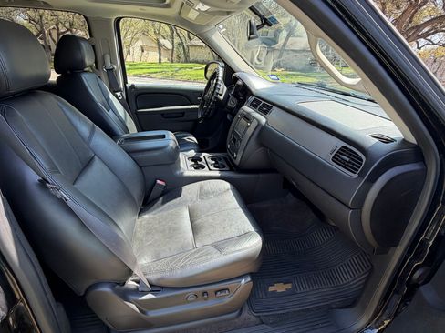 Used 2014 Chevrolet Tahoe LT image 11