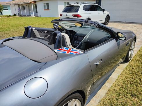 Used 2014 Jaguar F-TYPE S image 9