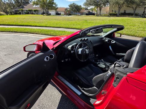 Used 2004 Nissan 350Z Touring image 6