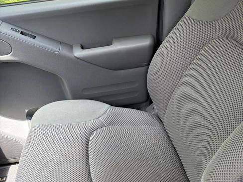 Used 2015 Nissan Frontier SV RWD image 12
