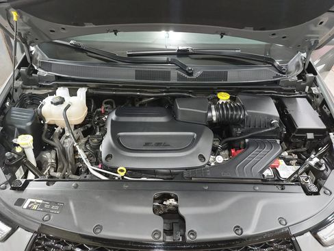 Used 2021 Chrysler Pacifica Touring w/ S Appearance Package image 22