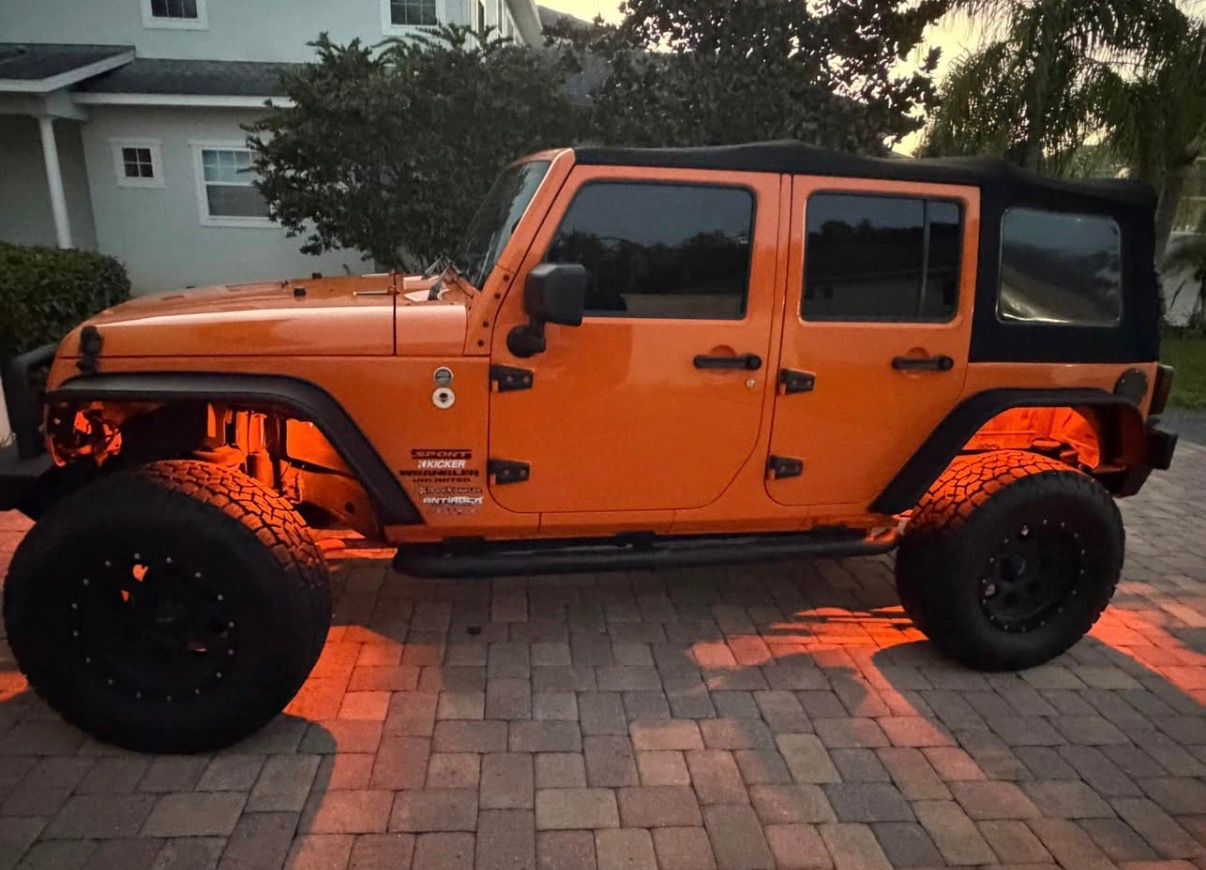 Used 2013 Jeep Wrangler Unlimited Sport AWD/4WD image 4