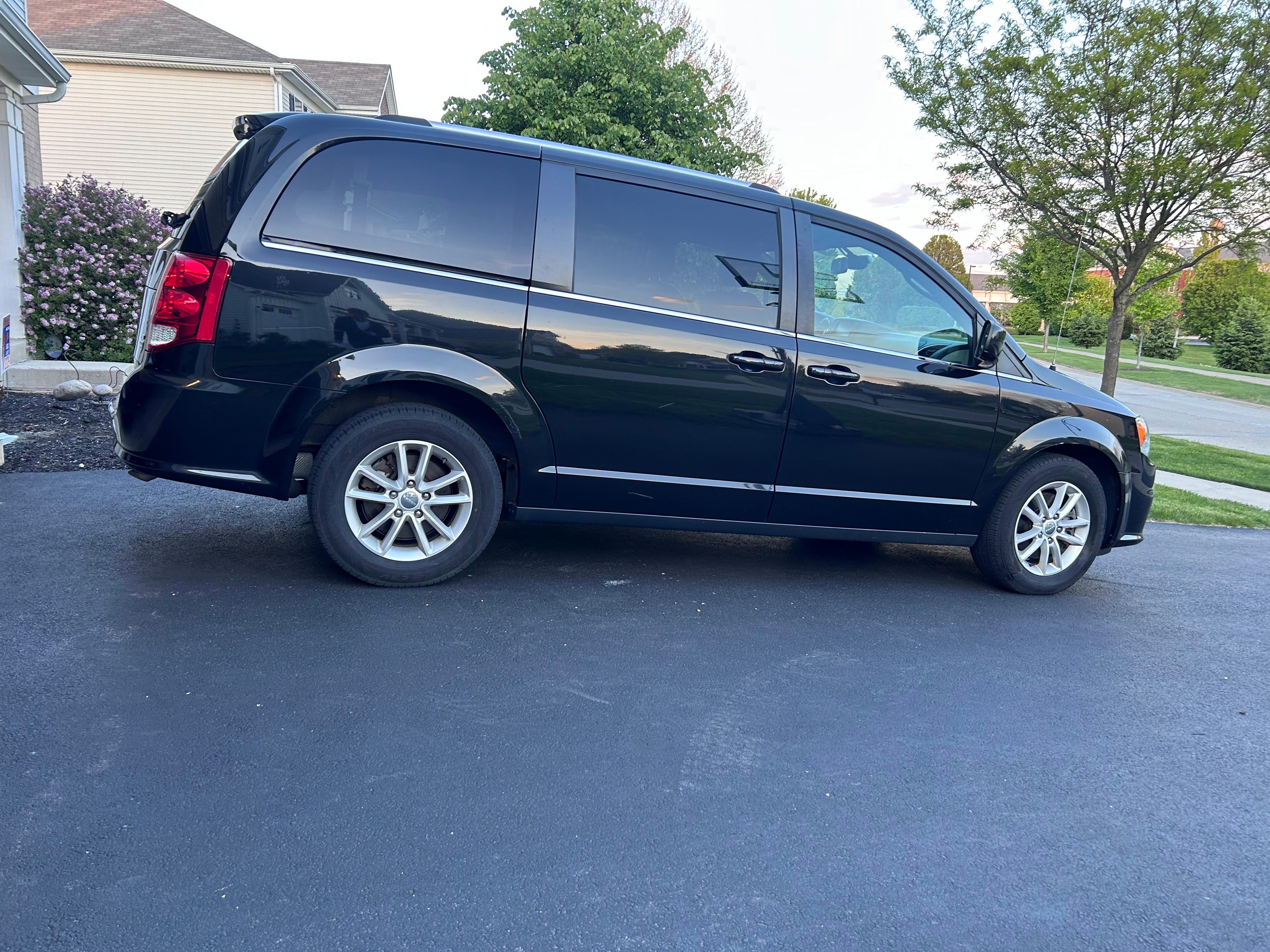 Used 2019 Dodge Grand Caravan SXT FWD image 10