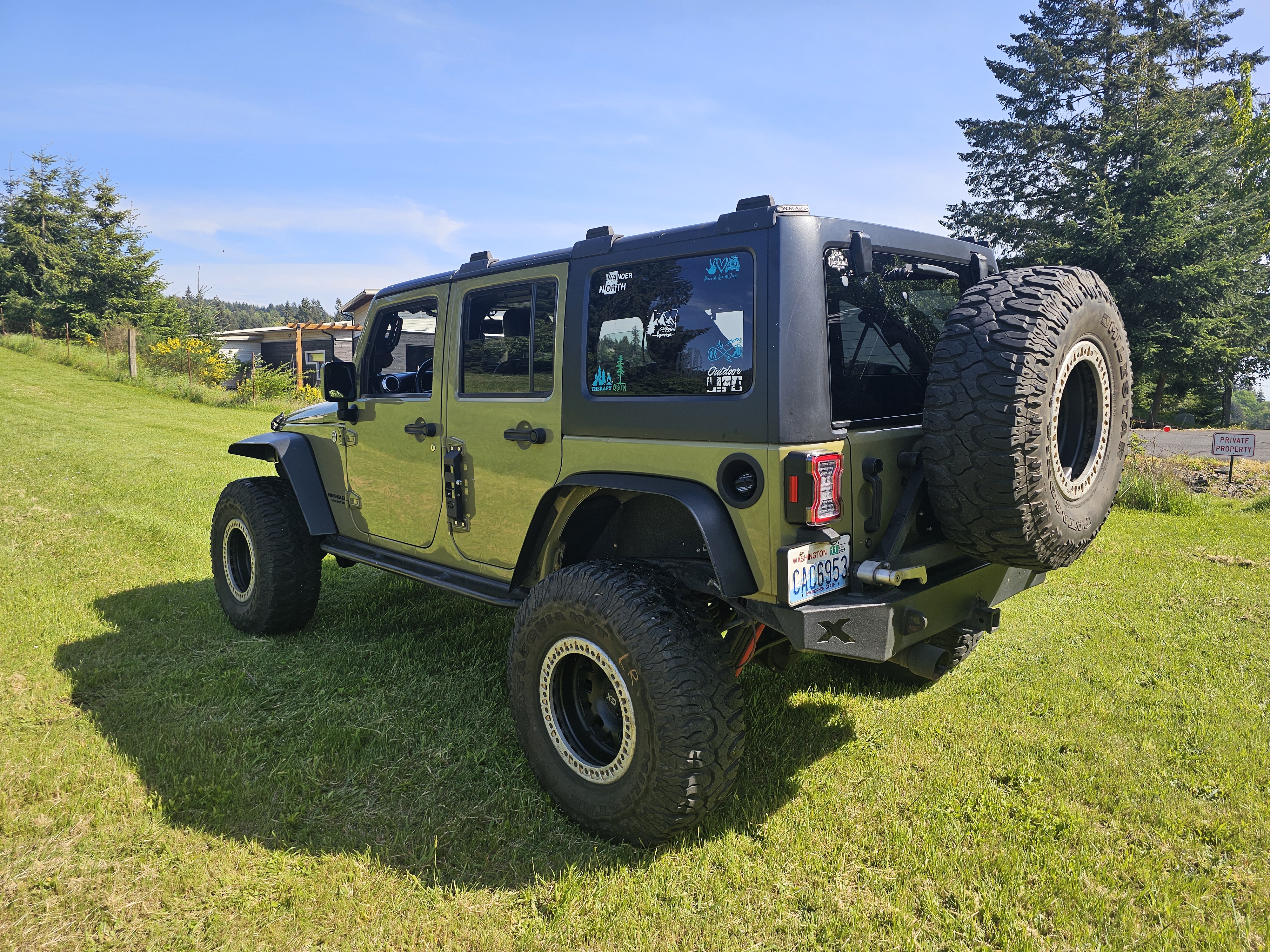 Used 2013 Jeep Wrangler Unlimited Rubicon w/ Dual Top Group AWD/4WD image 2