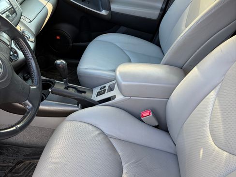 Used 2010 Toyota RAV4 Limited image 13