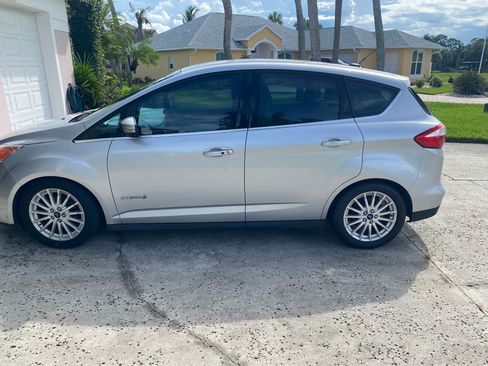 Used 2015 Ford C-MAX SEL w/ Equipment Group 302A FWD image 4