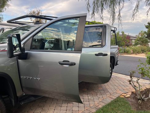 Used 2024 Chevrolet Silverado 2500 Custom w/ Custom Value Package image 5