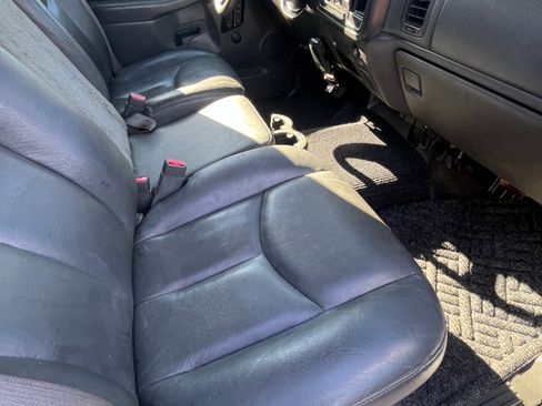 Used 2007 Chevrolet Silverado 3500 2WD Crew Cab w/ Heavy-Duty Power Package image 10