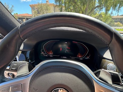 Used 2020 BMW 750i xDrive w/ M Sport Package image 19