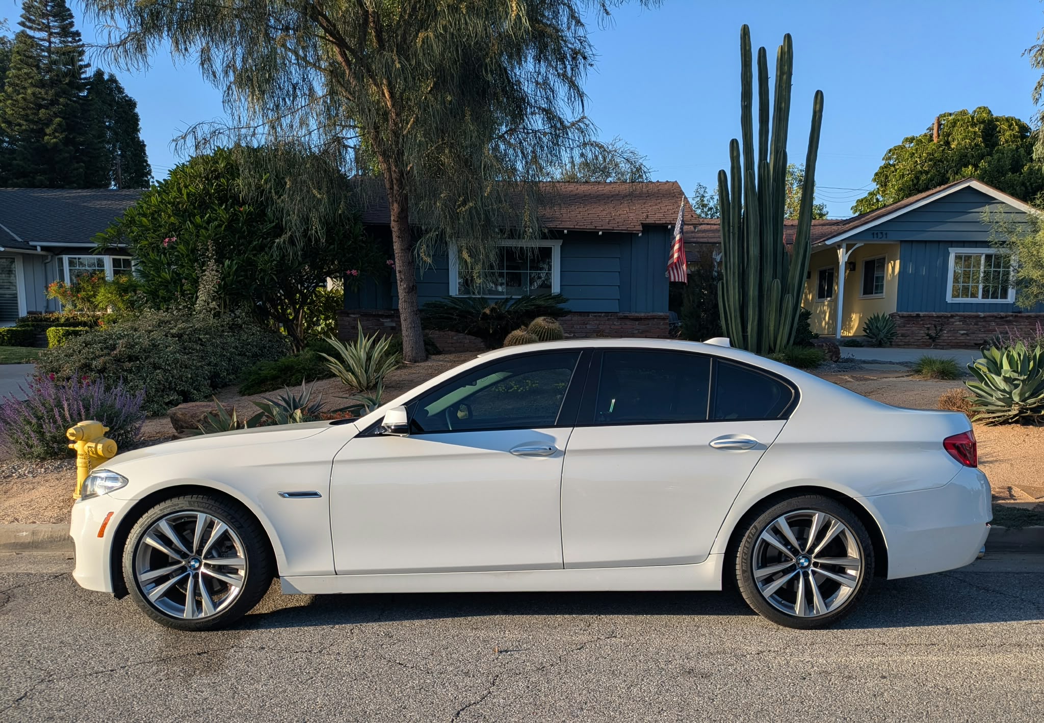 Used 2016 BMW 528i Sedan RWD image 1