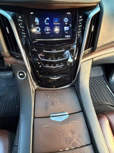 Used 2016 Cadillac Escalade Premium AWD/4WD image 26