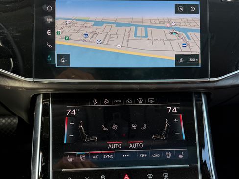 Used 2022 Audi Q7 3.0T Prestige image 19