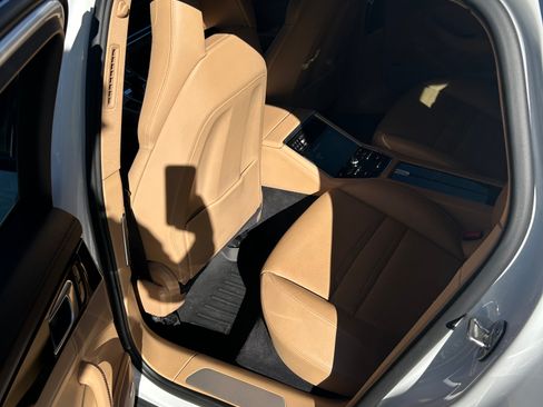 Used 2018 Porsche Panamera image 13