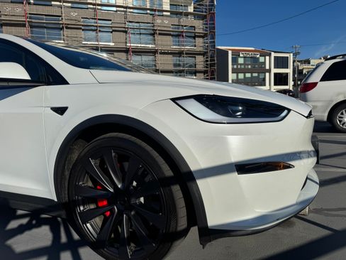 Used 2025 Tesla Model X Plaid image 10