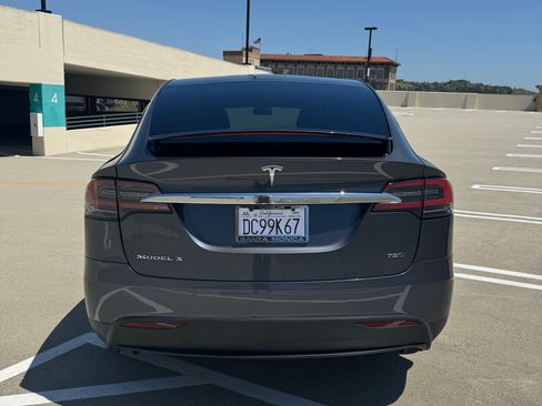 Used 2018 Tesla Model X 75D image 14