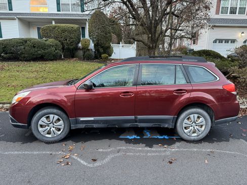 Used 2011 Subaru Outback 2.5i image 4