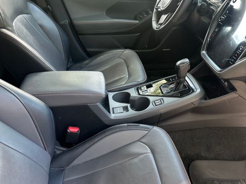 Used 2024 Subaru Crosstrek 2.5i Limited w/ Crosstrek Mirror Package AWD/4WD image 9