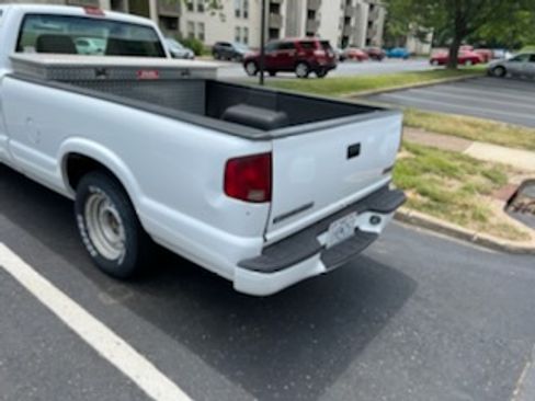 Used 2002 GMC Sonoma SL image 2