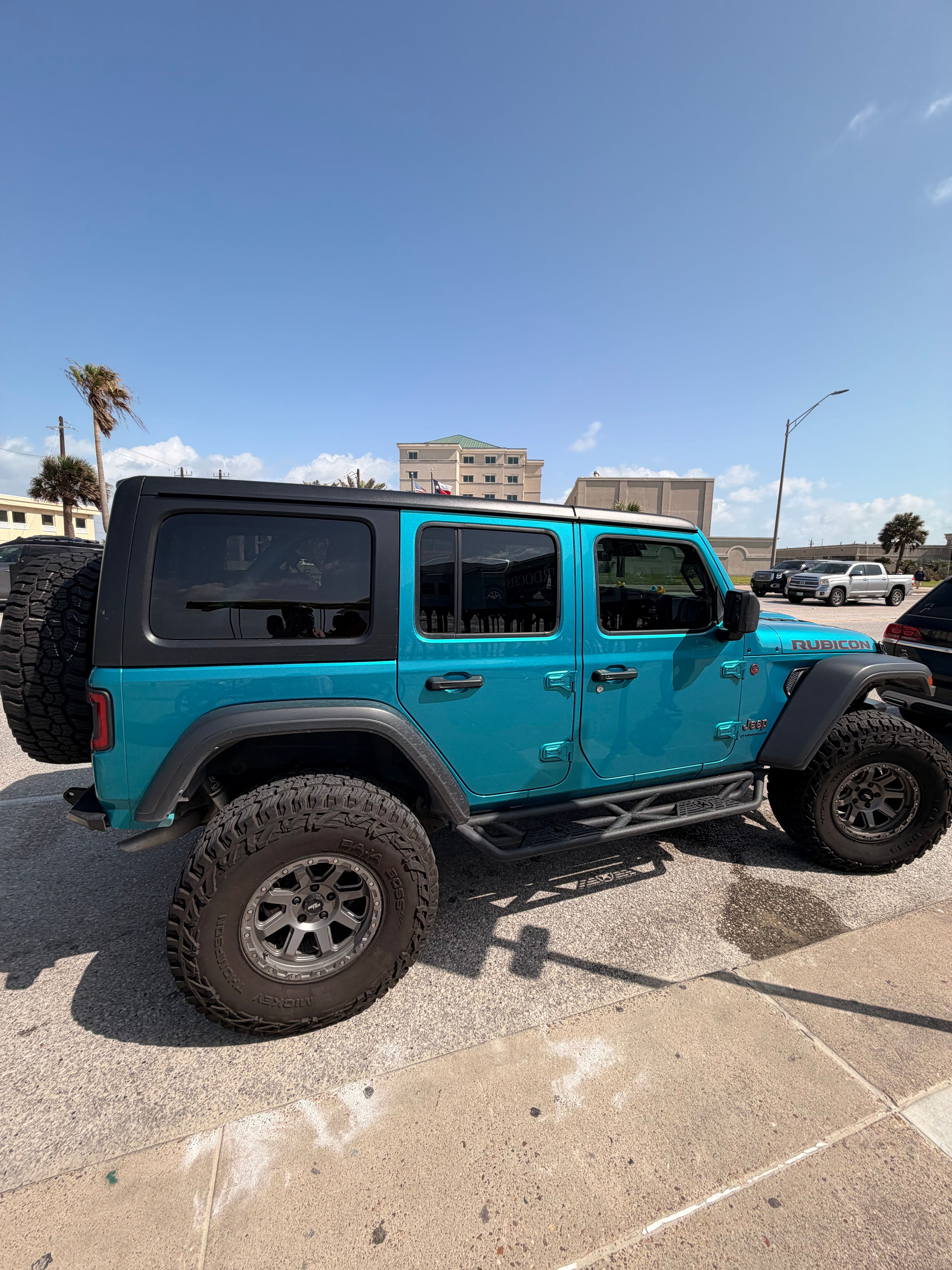 Used 2024 Jeep Wrangler Unlimited Rubicon w/ Technology Group AWD/4WD image 1