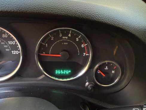 Used 2015 Jeep Wrangler Sport AWD/4WD image 10