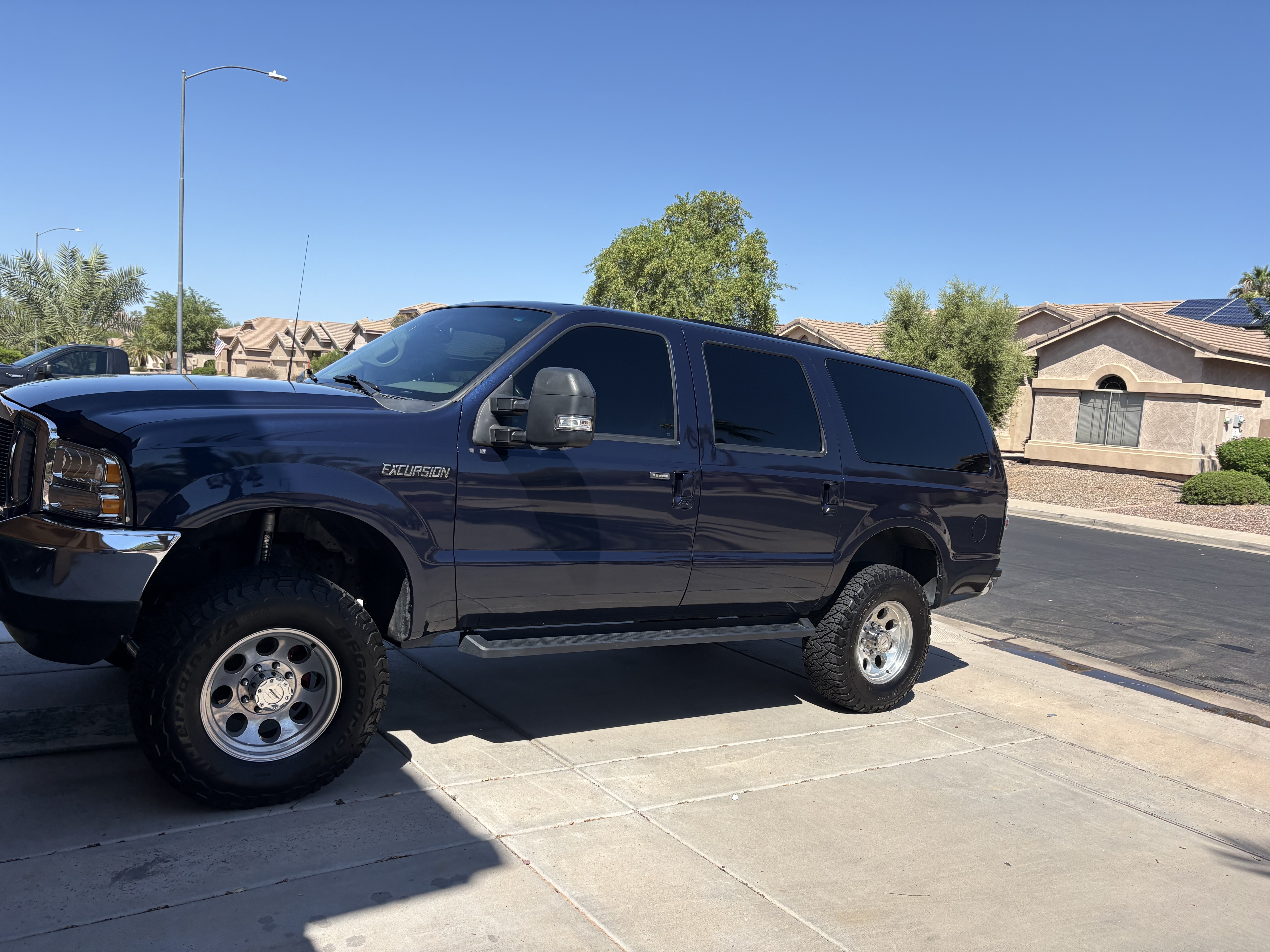 Used 2002 Ford Excursion Limited AWD/4WD image 16