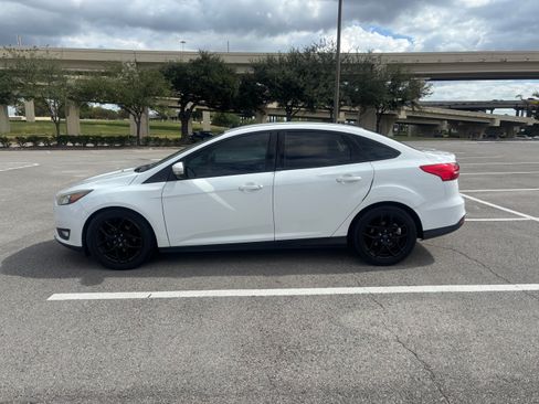 Used 2016 Ford Focus SE image 5