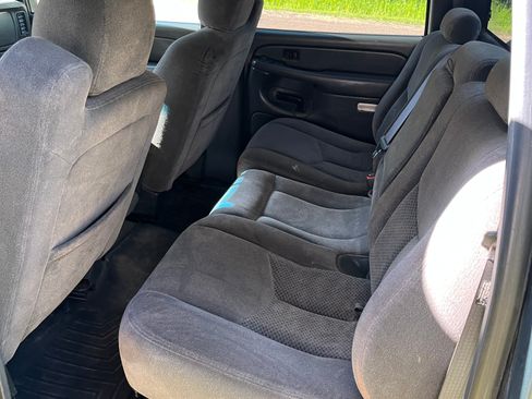 Used 2006 Chevrolet Silverado 2500 LT AWD/4WD image 13