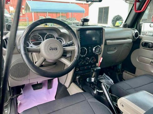 Used 2010 Jeep Wrangler Unlimited Sport image 14