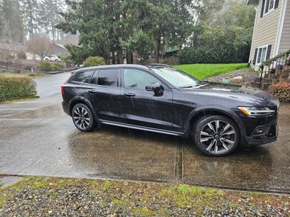 Used 2022 Volvo V60 T5 Cross Country