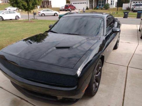 Used 2018 Dodge Challenger R/T image 4
